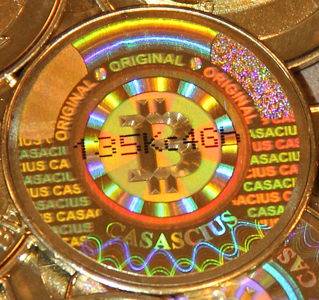 637px-Bitcoin-monēta2