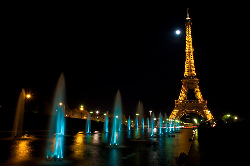 800px-Eiffel_Tower_ (3439761188)
