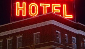800 taškų - „Stonewall_Jackson_Hotel_sign“